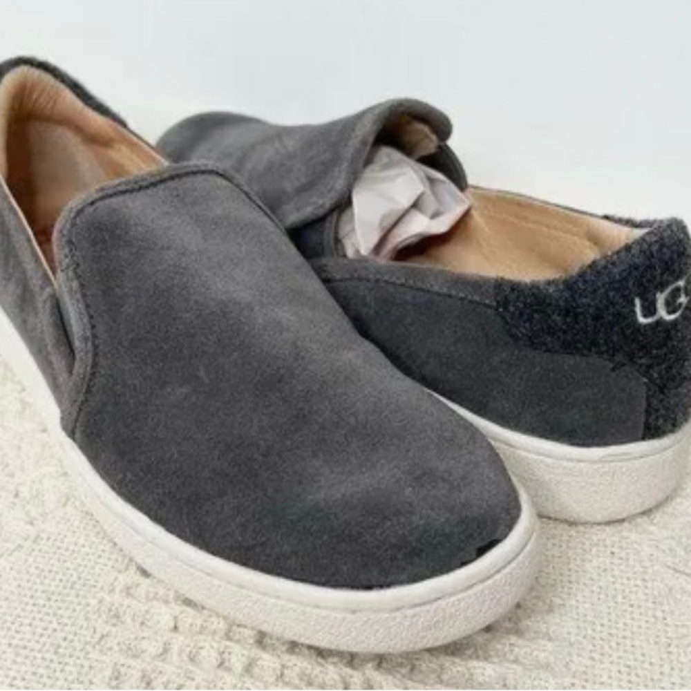 Grey UGG Slip on Sneakers - Excellent Condition Leather and Sherpa Super Comfy